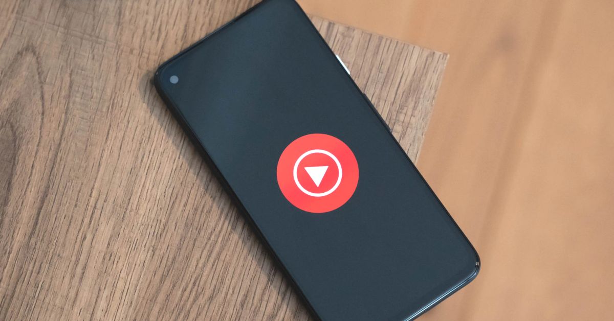 Live Lyrics Are Being Tested in a New Casting UI on Youtube Music