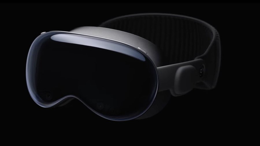 Apple registered a new patent for a head-mounted display (HMD) accessory this week