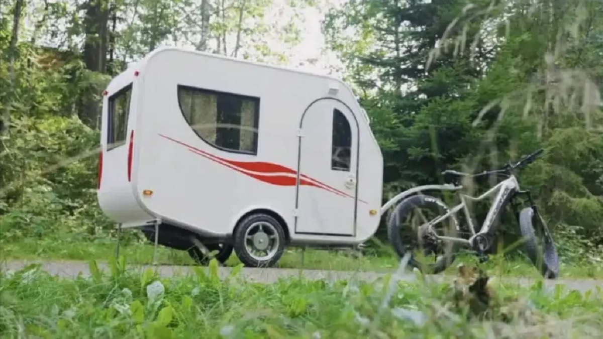 Electric Bike With 250 Watt Solar Panel