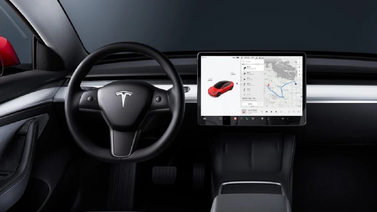 Jailbreak unlocks paid upgrades in Tesla model 3
