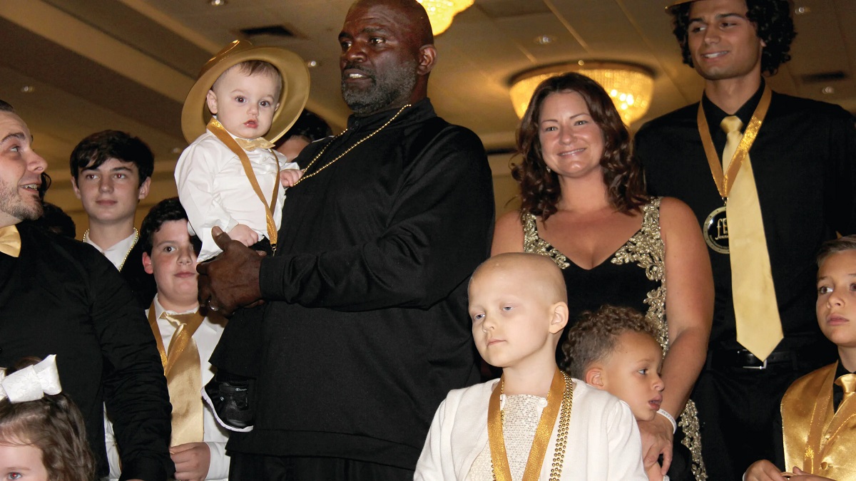 How Many Lawrence Taylor kids have? Son And Daughter Paula Torres 1 Lawrence Taylor
