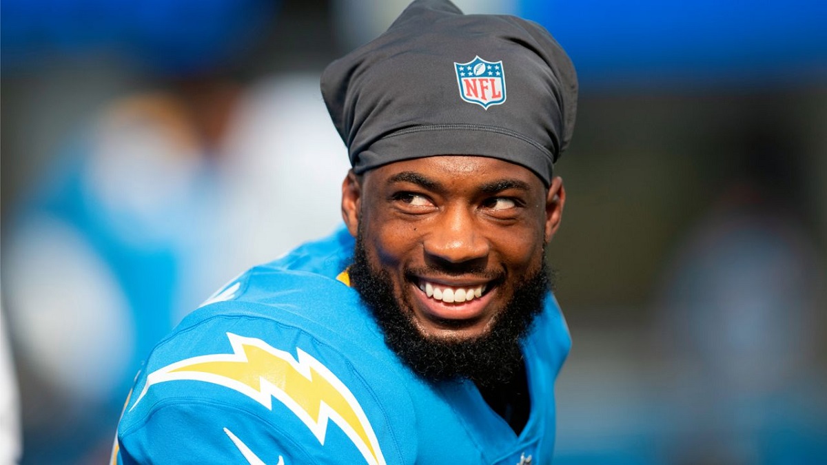 WR: What Happened to Mike Williams Teeth? Used Braces Or Whitening 1 Mike Williams