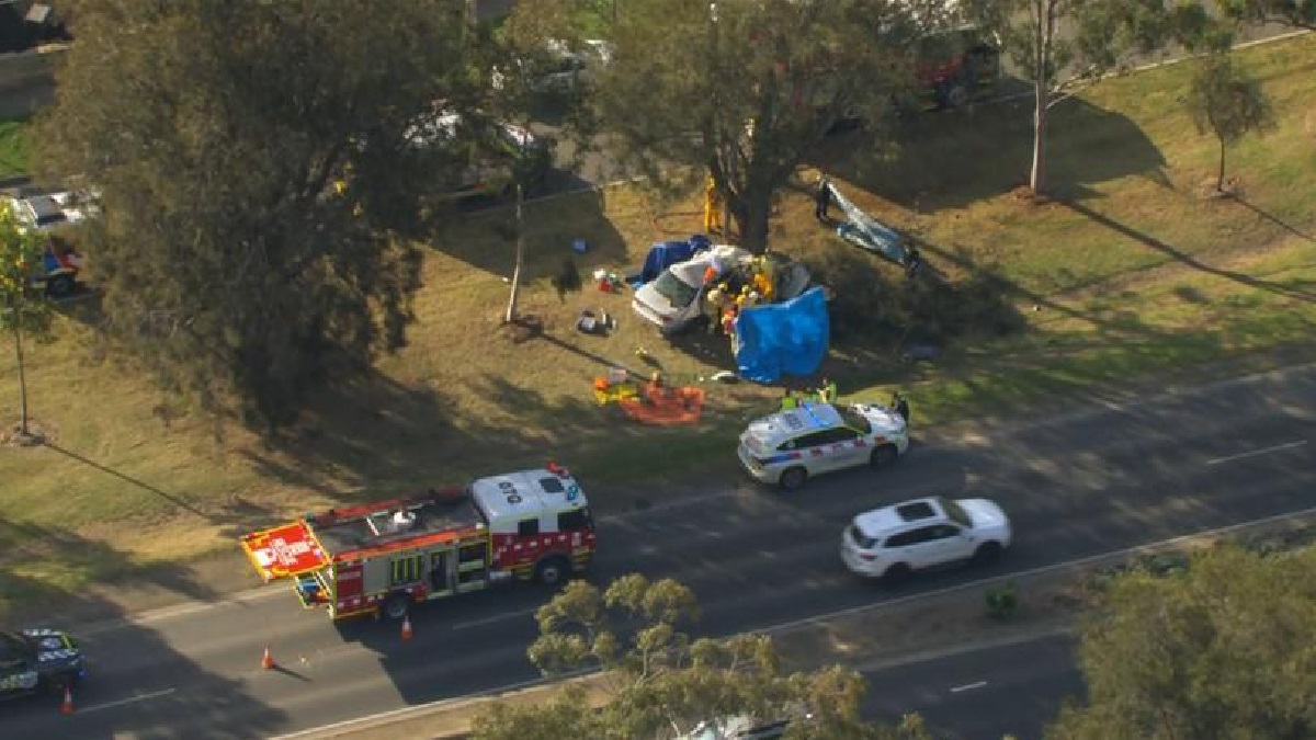 Werribee Car Accident: Woman killed as car crashes into tree 1 Werribee Car Accident