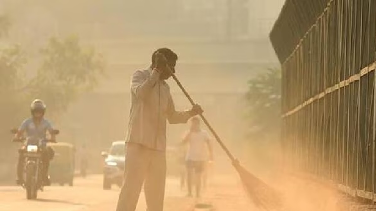 Pollution level soars again in Diwali as ‘toxic haze’ blankets Delhi, NCR 1 Delhi air quality