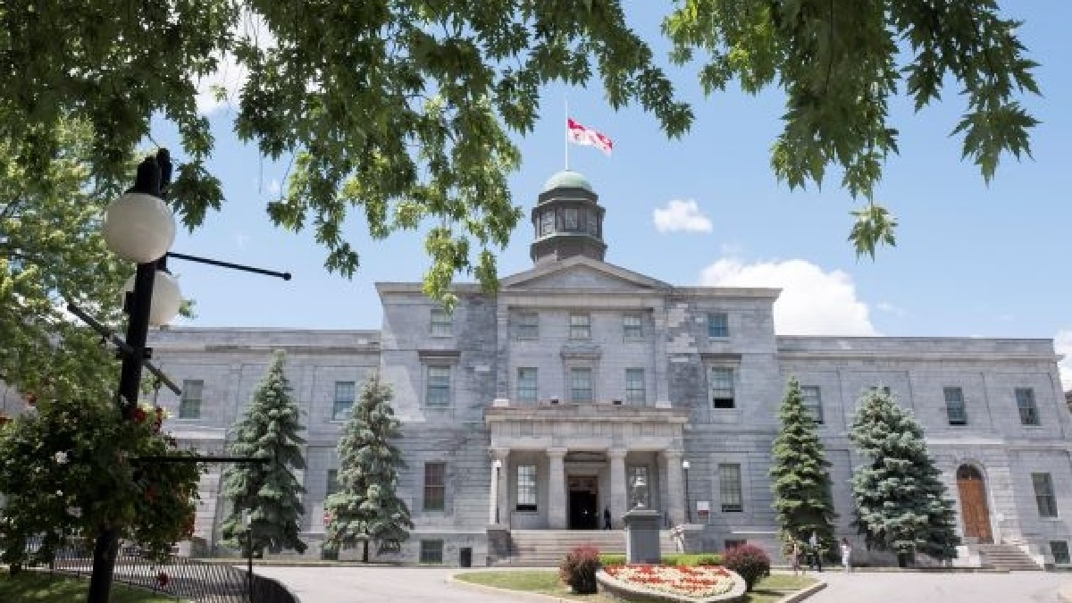 Quebec University Increase