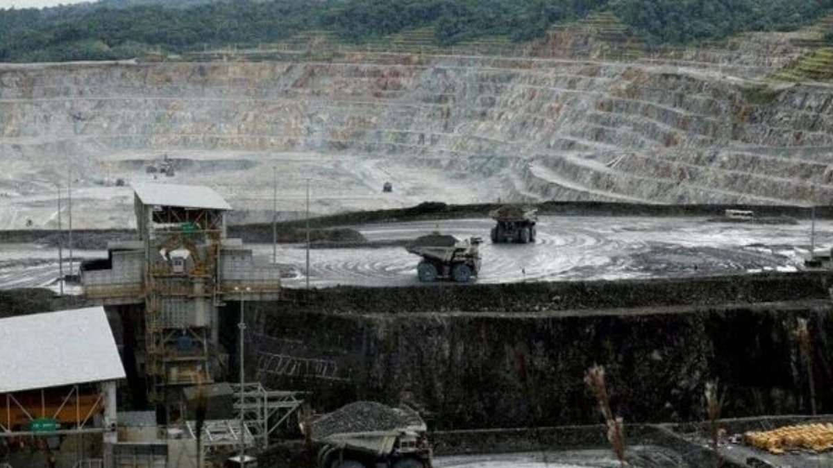 Panama bans new mining contracts in response amid protests 1 Panama