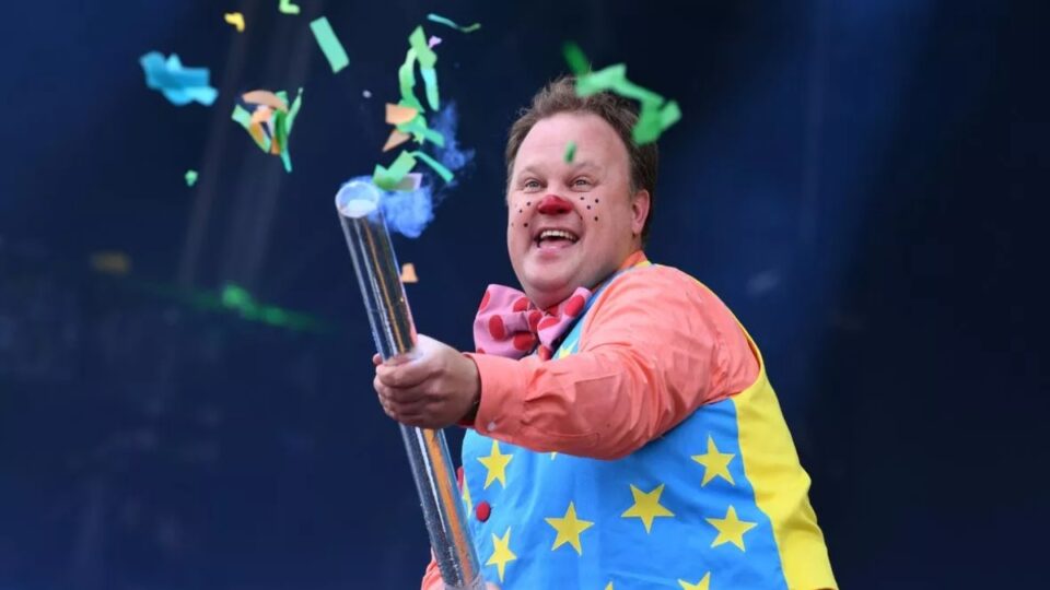Is Justin Fletcher aka Mr. Tumble Arrested? Explore Charges