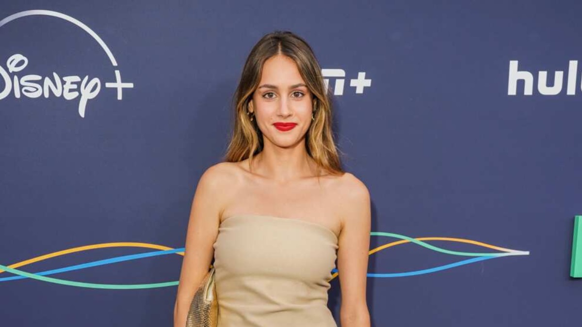 Nell Verlaque Parents Meet Actress Family Ethnicity Tech Ballad